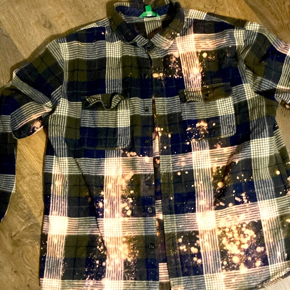 Men’s flannel, XXL, worn and bleach stains on purpose. Dark green and blue